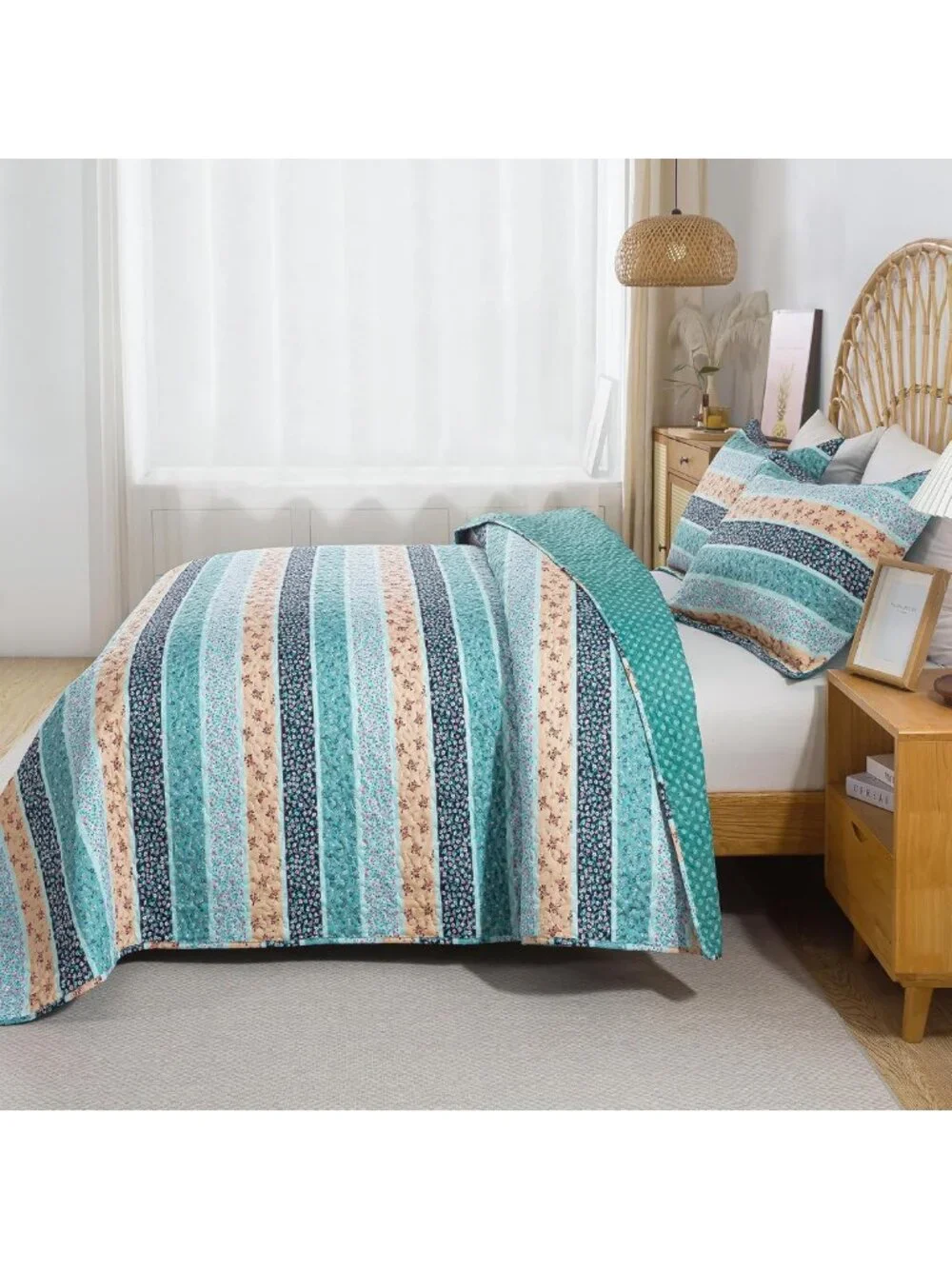 Floral King Quilt Set - 3 Piece Lightweight Microfiber Bedspread Coverlet for
